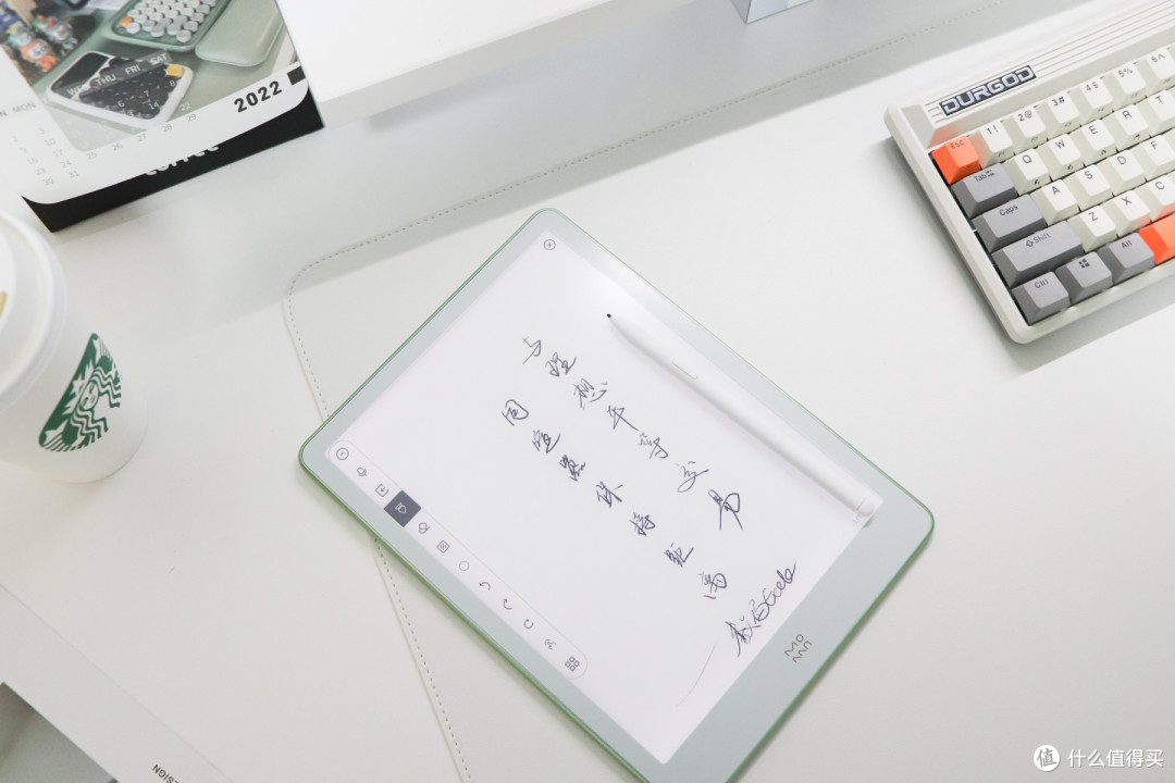 墨案新品W8:打破死板,电纸书也可以文艺范!一个移动的图书馆