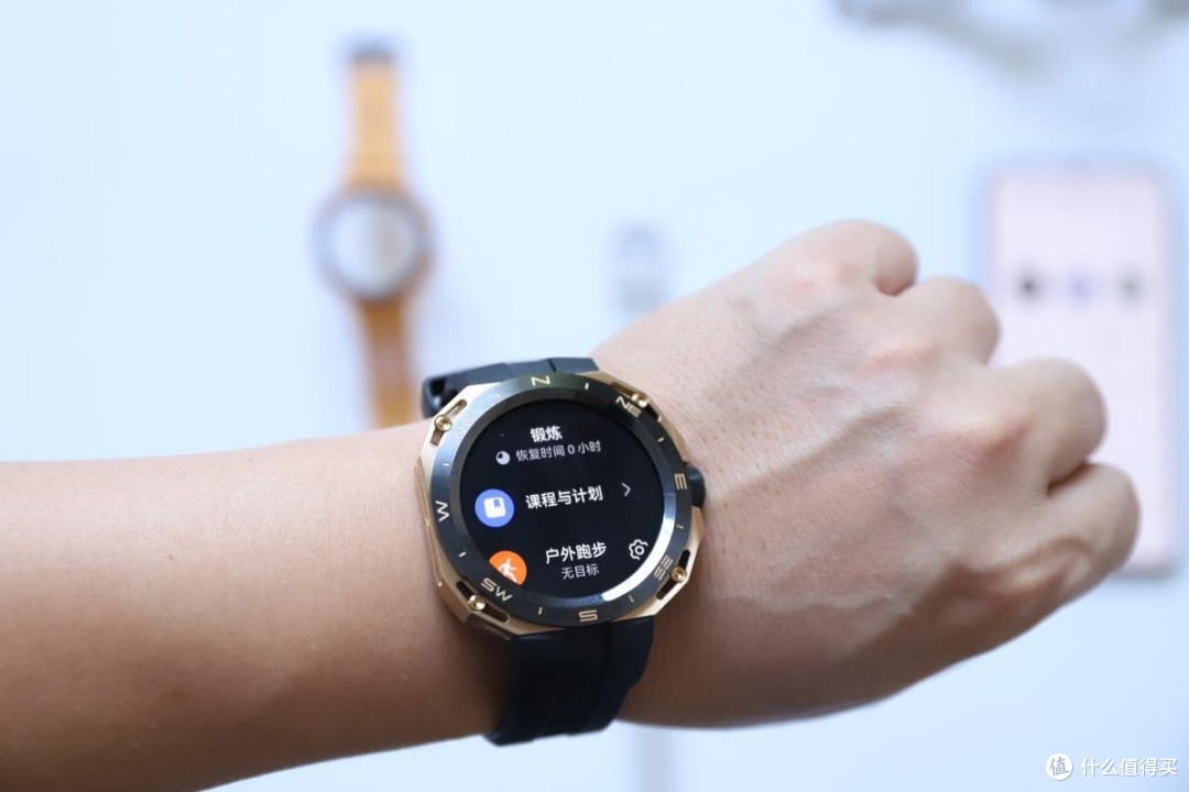 华为watchgtcyber可换壳潮表有多酷体验之后我来告诉你答案