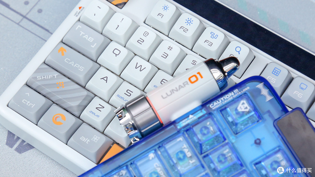 KeysMe Lunar 01三模无线机械键盘评测:炫酷潮玩