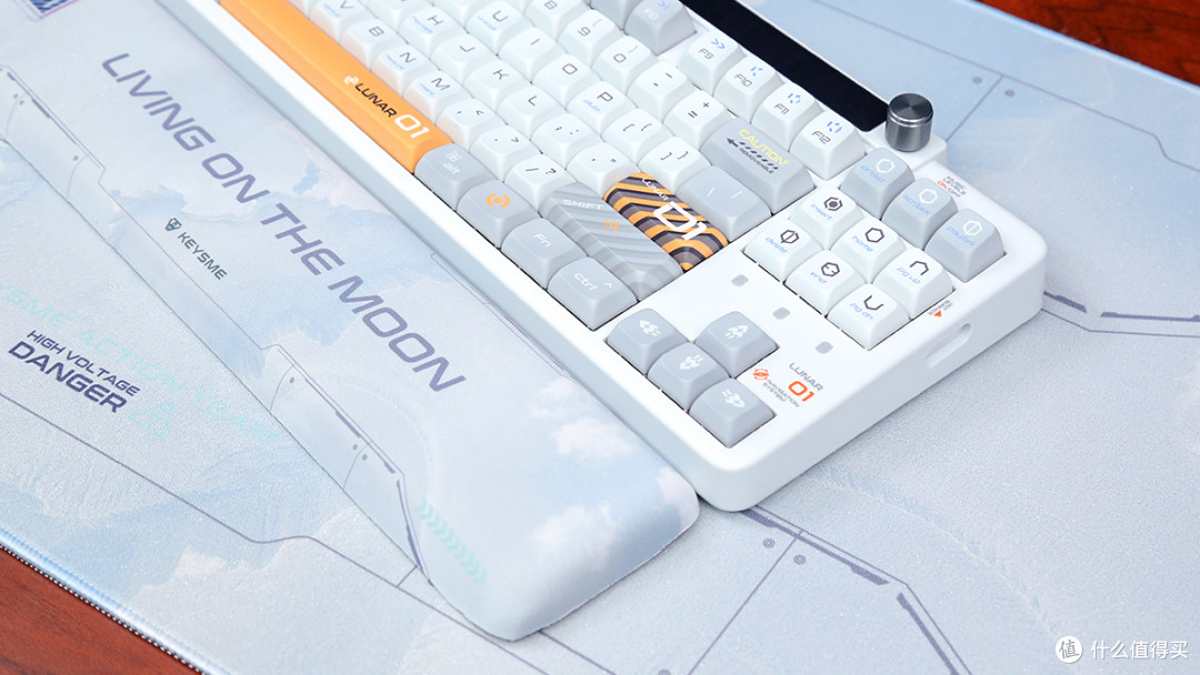 KeysMe Lunar 01三模无线机械键盘评测:炫酷潮玩