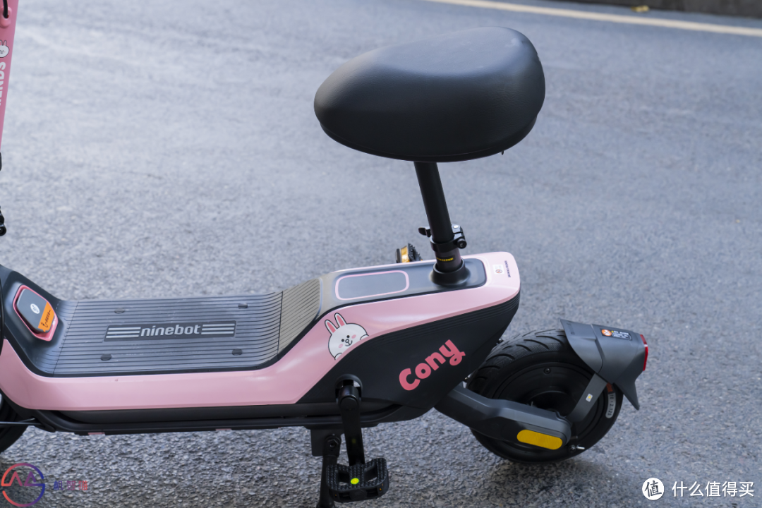 九号电动滑板车UiFi Pro联名款体验：骑上它我就是最酷的女孩