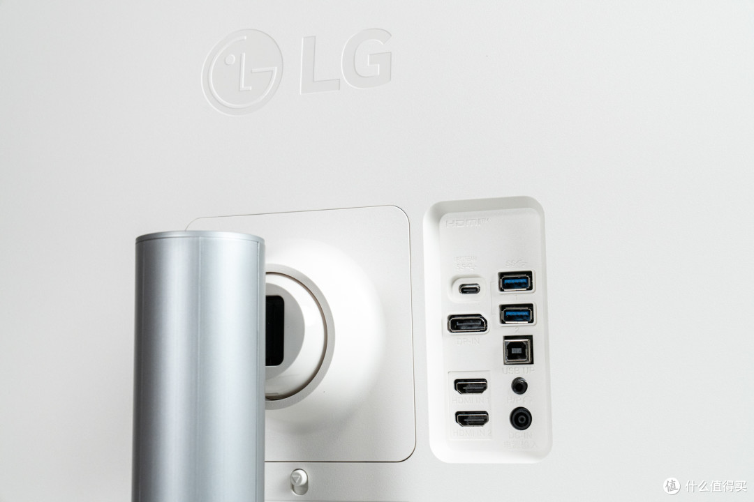 LG 32UQ85R专业设计显示器,让方寸桌面实现高效工作流