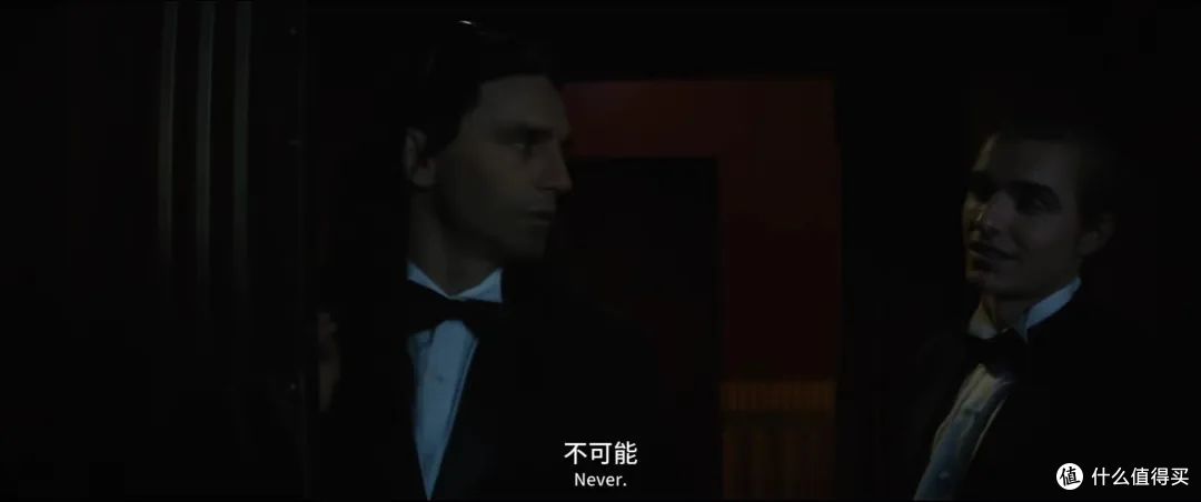 把烂片拍成神，他做到了。