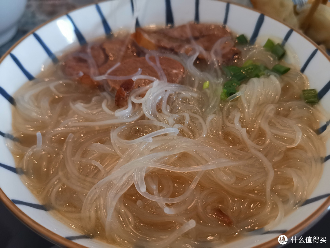 这个牛肉汤太贵了?不过牛肉粉丝汤还是不错的