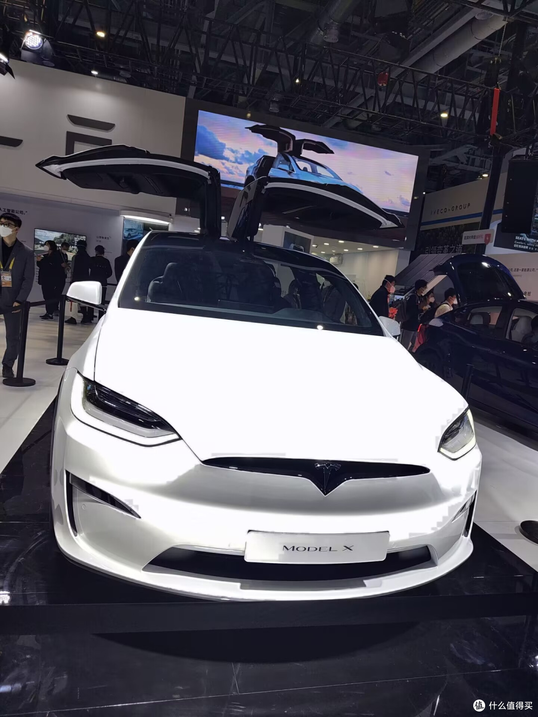 世界上最快的纯电轿车!进博会实拍特斯拉Model S Plaid