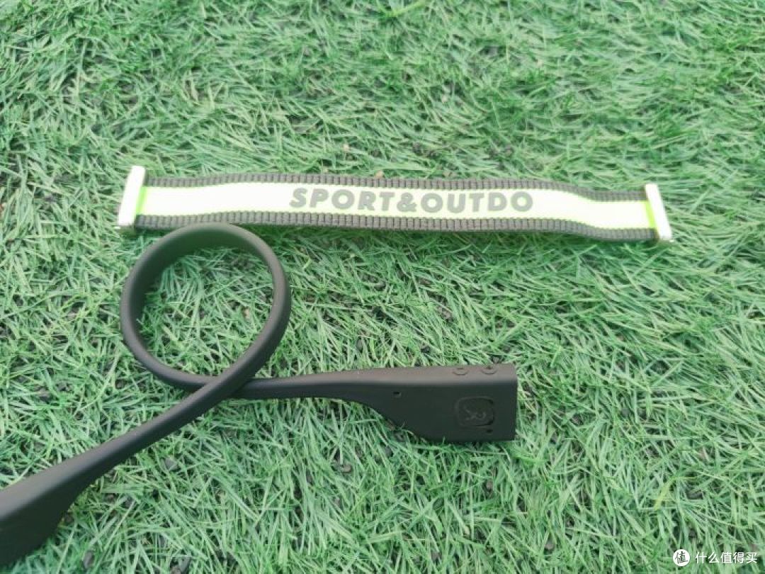可以当做导汗带的运动耳机，魔浪魔巾SportSet