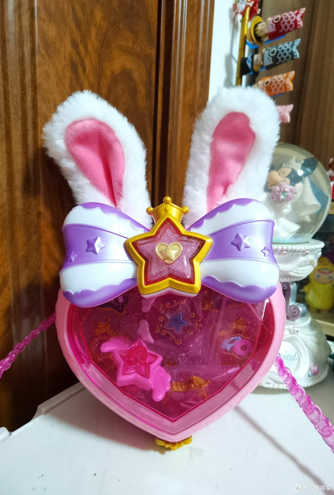 甜星宝盒自带背带,装上就变成了一个小背包,方便孩子随身携带:白色