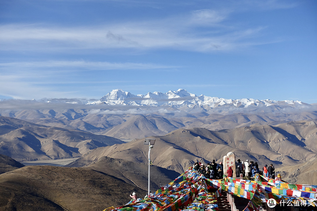 加乌拉山口观景台。这么一看感觉仿佛雪山离挺近。