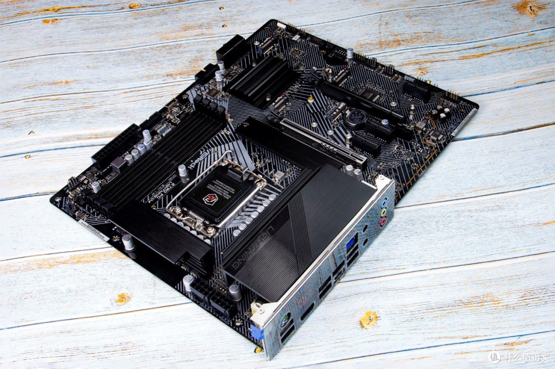 DDR4和13代酷睿更配,华擎Z790 PG Lightning/D4装机实测