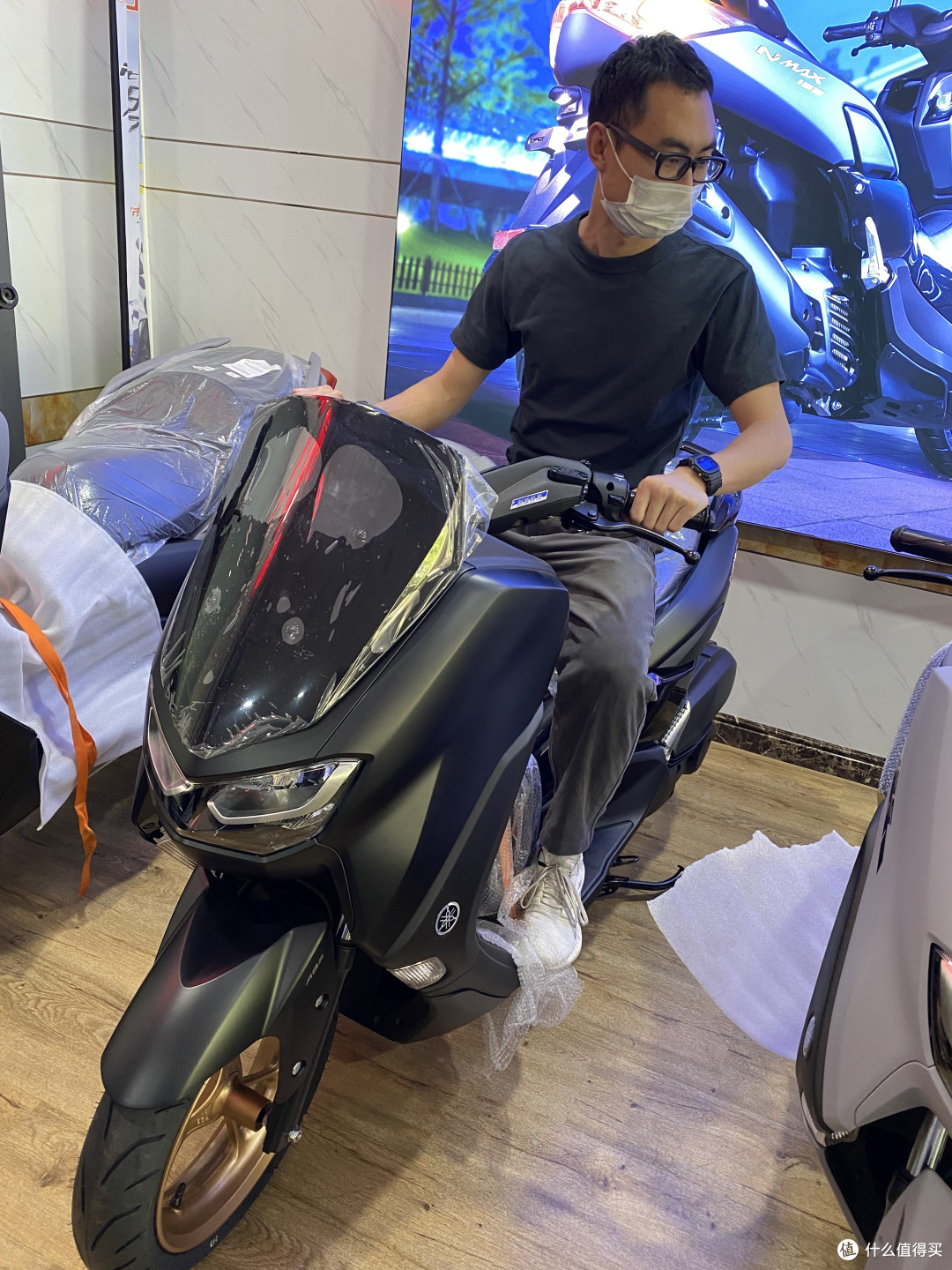小心翼翼坐一下,车主大哥别介意奥