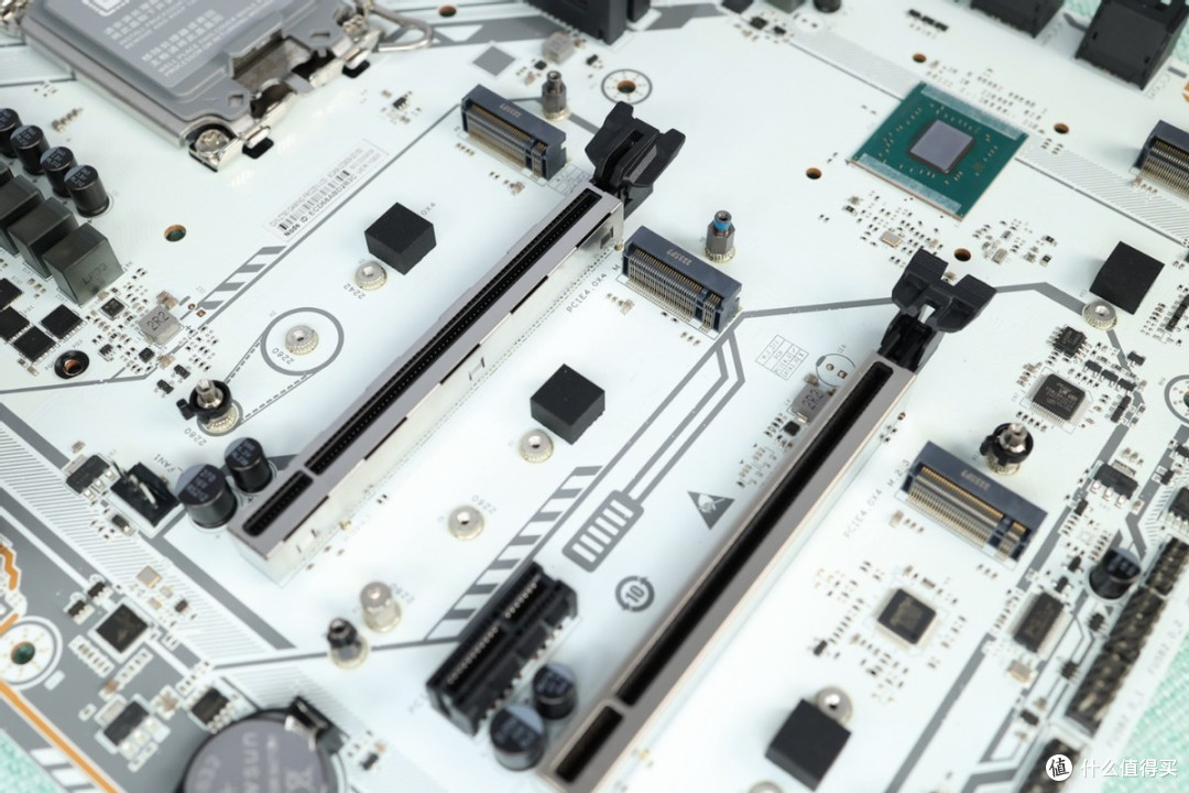 又大又白谁不爱?七彩虹Z790 GAMING FROZEN DDR4主板详细评测