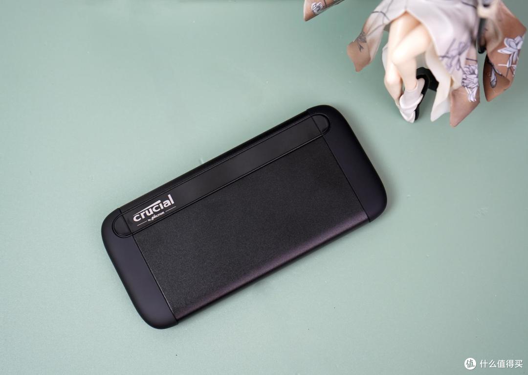 英睿达X8 移动固态硬盘评测:1GB s的起飞速度,谁能不爱?