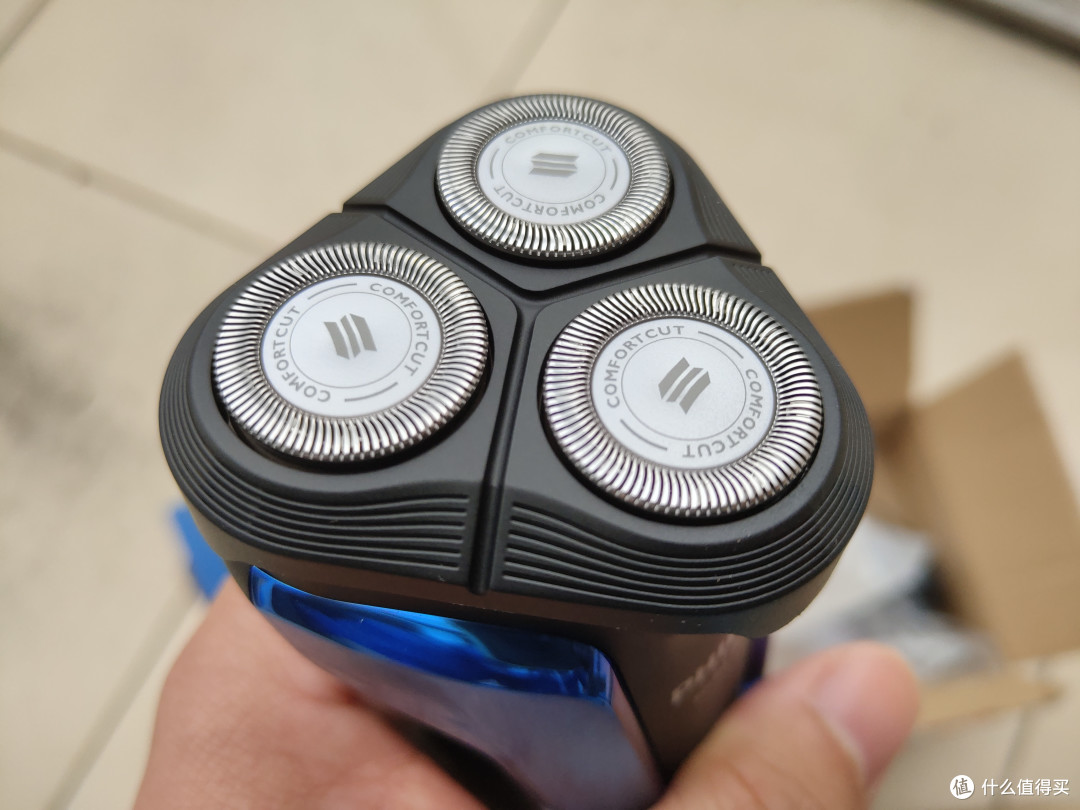 不到百元的国际大牌电动剃须刀——飞利浦 s1050/02开箱