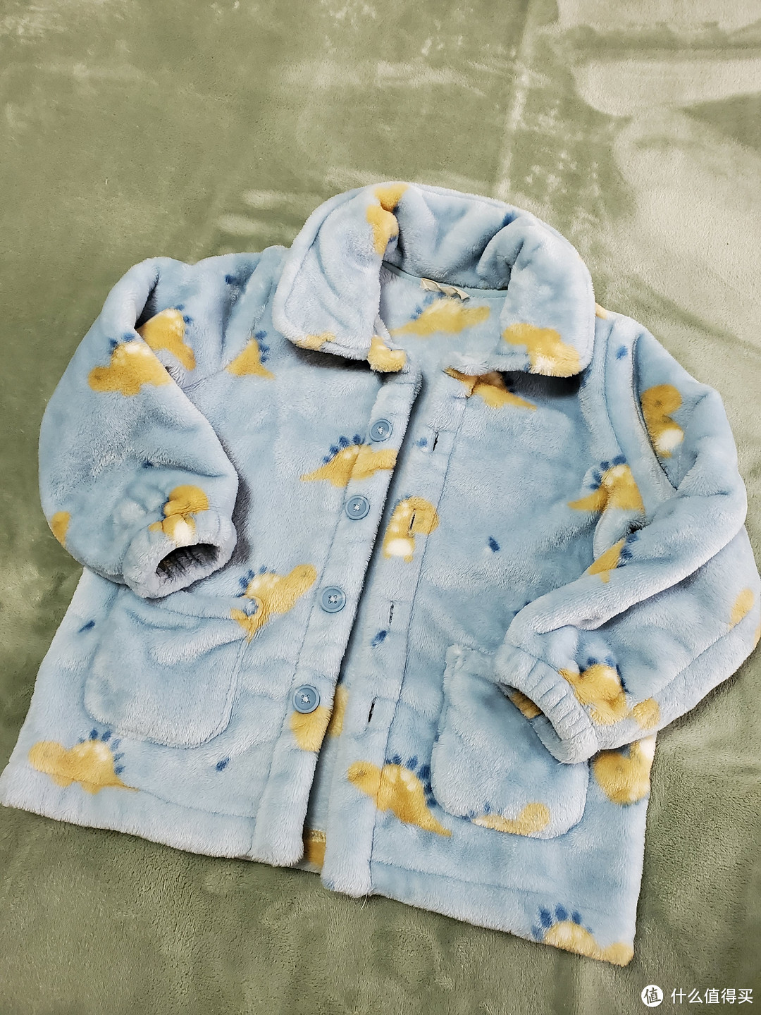 宝宝秋冬睡衣——要法兰绒还是珊瑚绒？