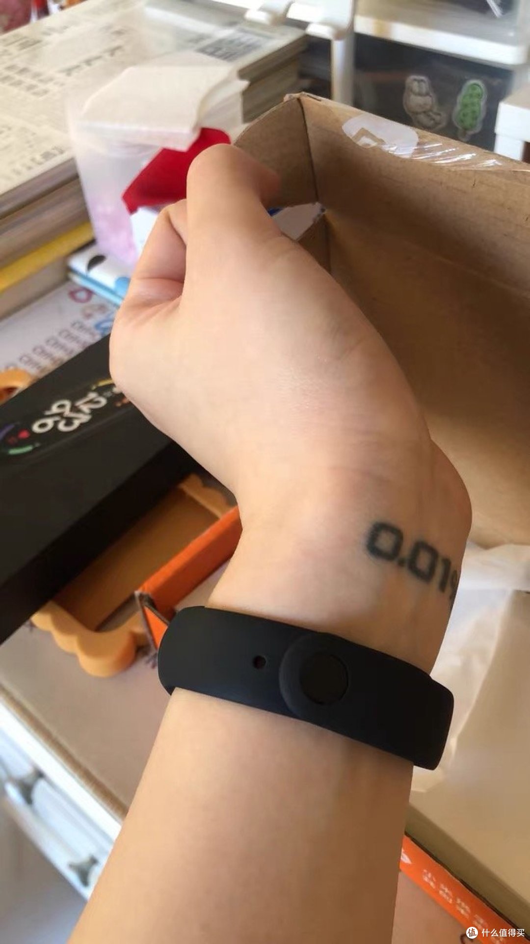 手环质量真的不错,戴起来很轻便,