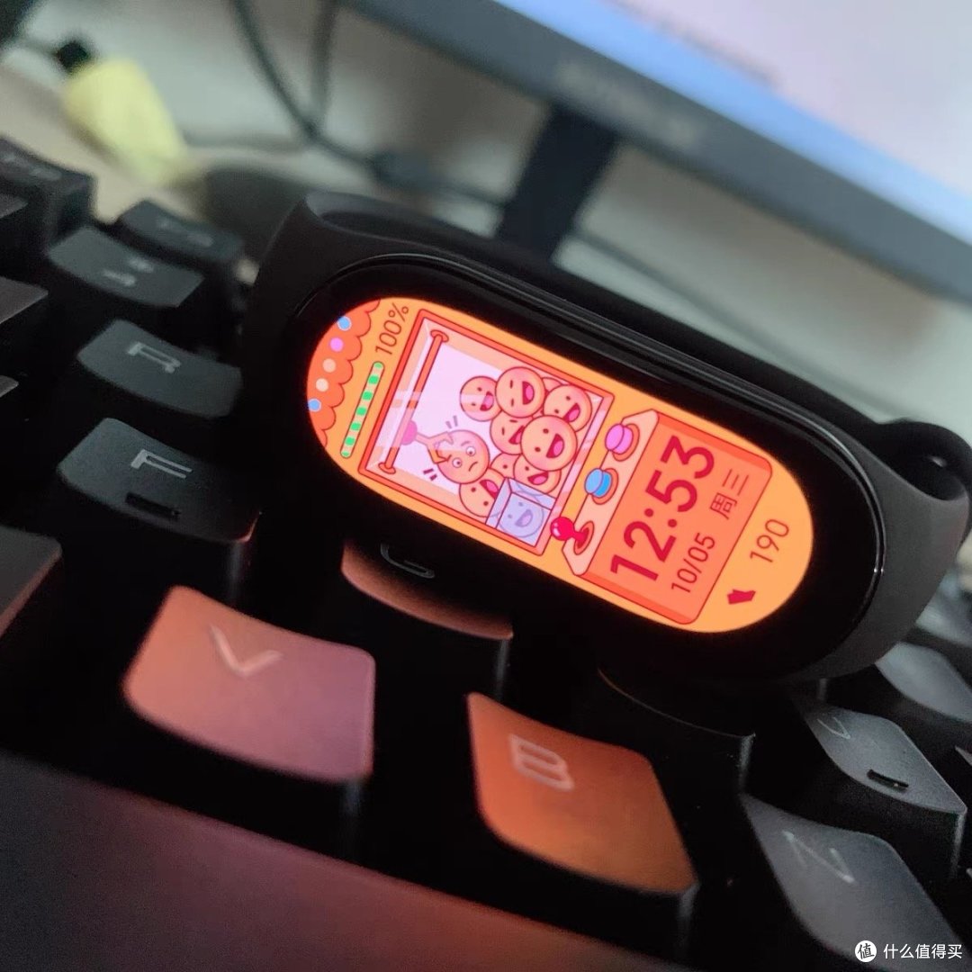 手环质量真的不错,戴起来很轻便,
