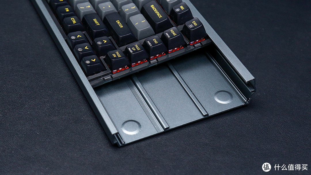 黑峡谷i系列机械键盘评测：质感不俗，配置越级