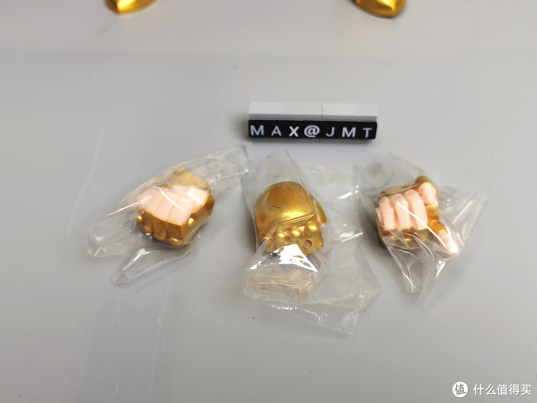 拼奇 x 圣斗士星矢 = 积木 x 手办模型?