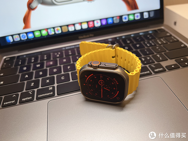 Apple Watch Ultra 开箱，这才是新款 watch 智能手表 什么值得买