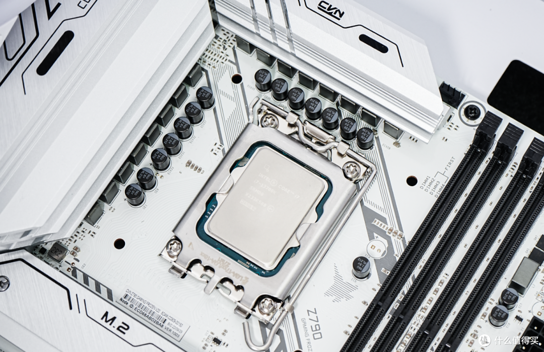 想装13代酷睿纯白“全家桶”？快来试试七彩虹CVN Z790 GAMING FROZEN V20巡洋舰主板