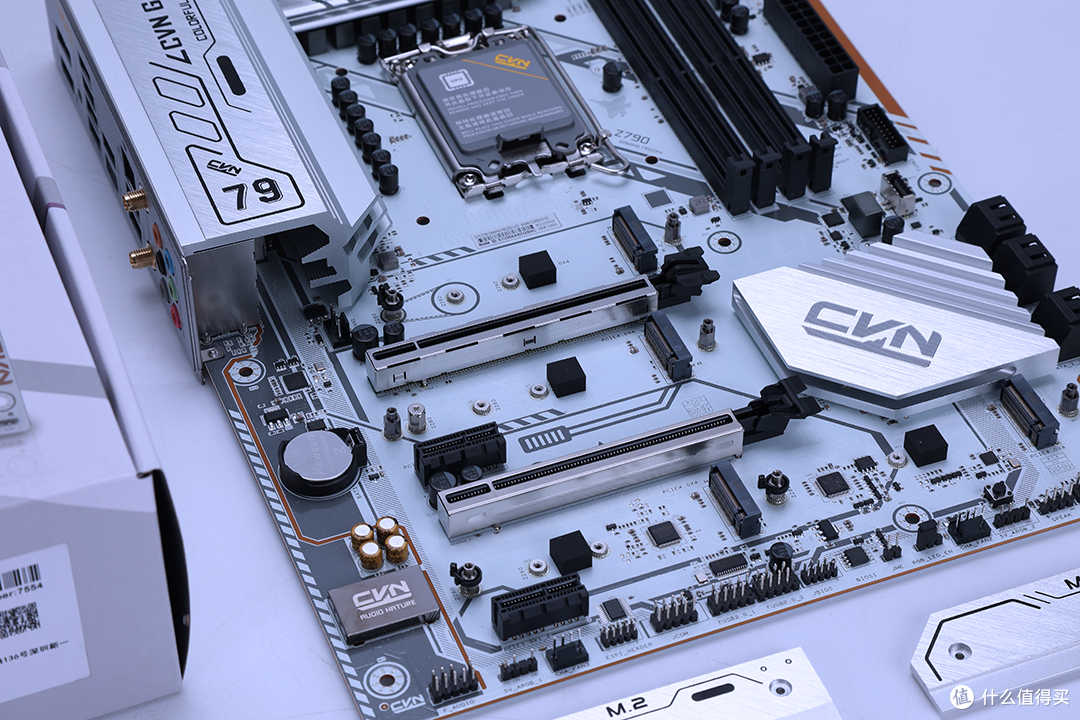 国产主板之光?七彩虹CVN Z790巡洋舰D4主板搭配i7-13700K+RTX4090显卡详细测评分享