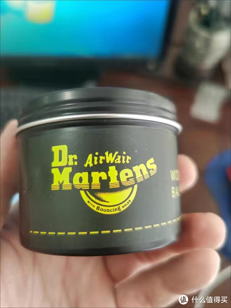 马丁靴盖满了土怎么办？Dr.Martens固体鞋膏来帮忙