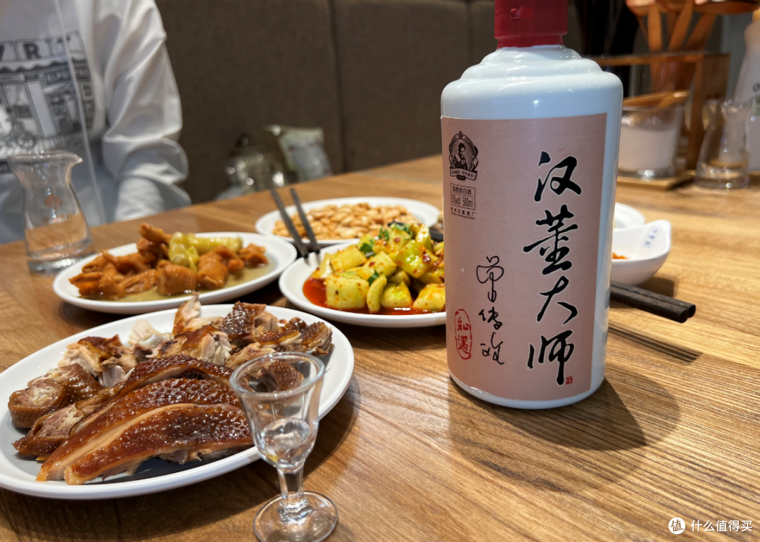 建议中老年酒友:别盯着二锅头,不妨尝尝这3款实在酒,好喝不贵