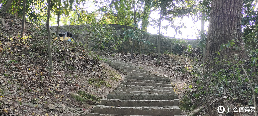 原来上海还有一座山：天马山/爬山去喽/松郡九峰中第八山，山势巍峨、险峻陡峭，境内森林繁茂，旧名干山