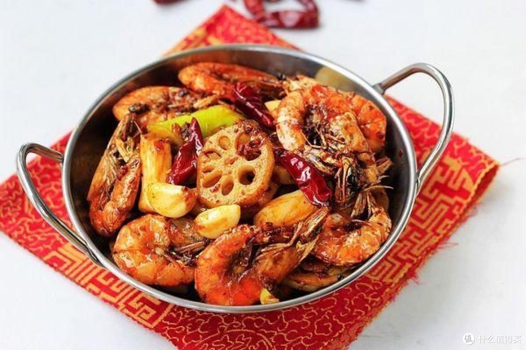 这是年菜中最受欢迎的干锅菜，干、香、辣，让你食欲大增