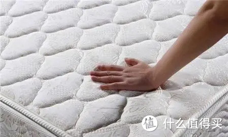 为什么床垫不能直接放在地板上？