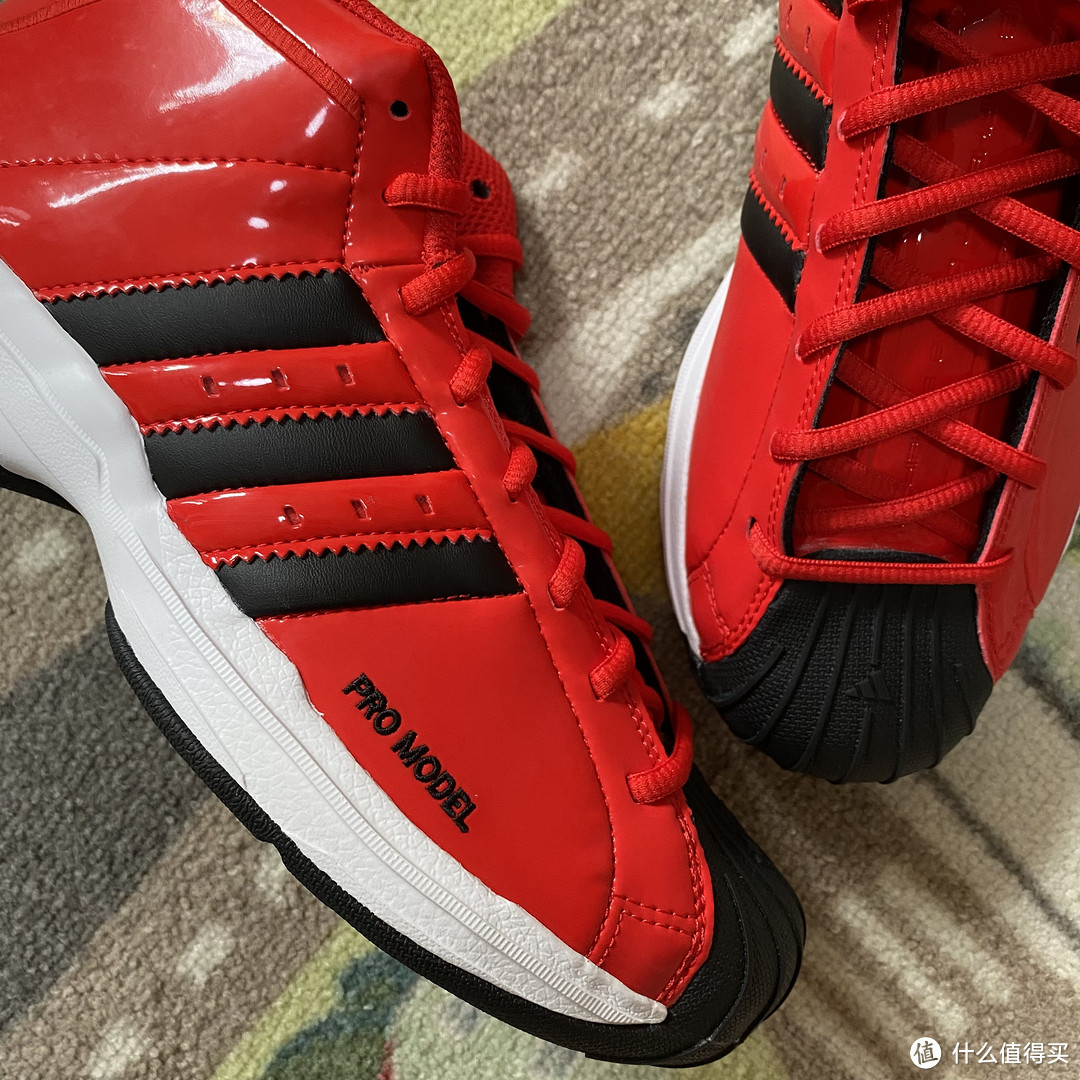 红色漆皮经典款adidas pro model 2G