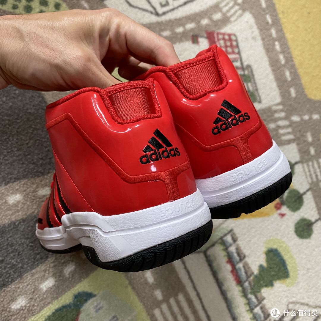 红色漆皮经典款adidas pro model 2G