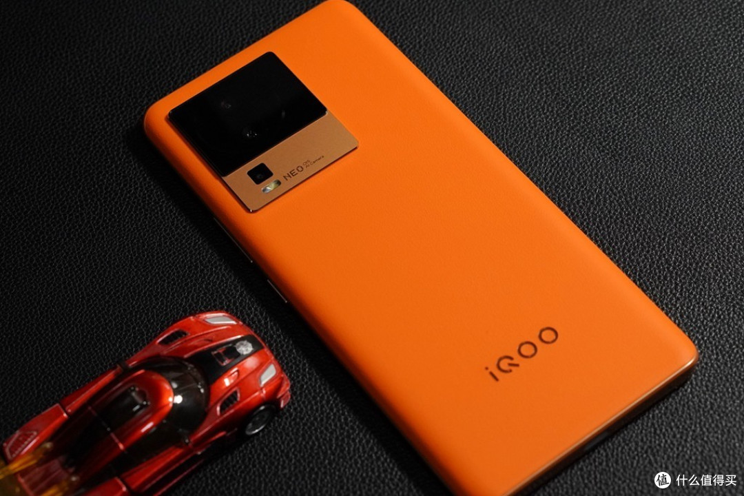 iQOO Neo7：性能铁三角，打造新一代“水桶机皇”！