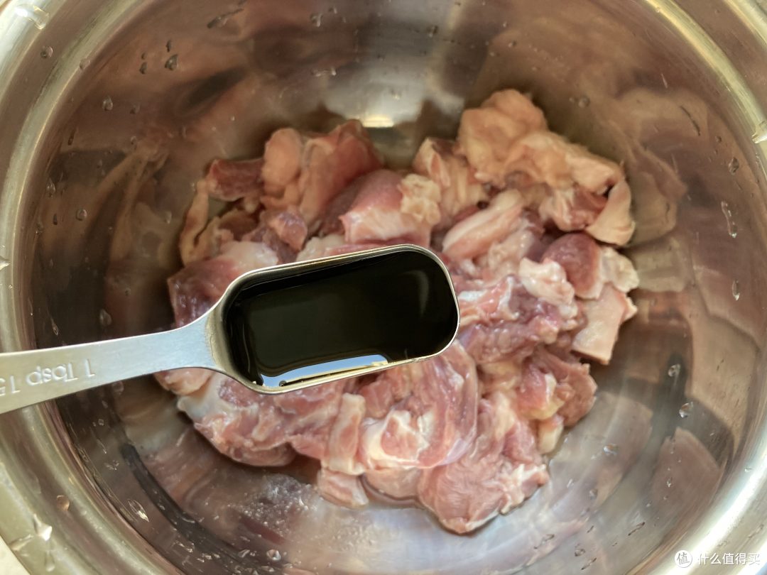 天冷这菜我家每周都做,有荤有素,炖一炖就上桌,清爽可口很下饭