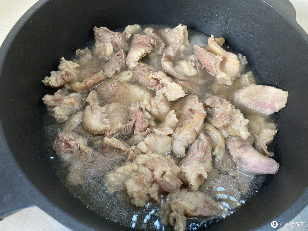 天冷这菜我家每周都做,有荤有素,炖一炖就上桌,清爽可口很下饭