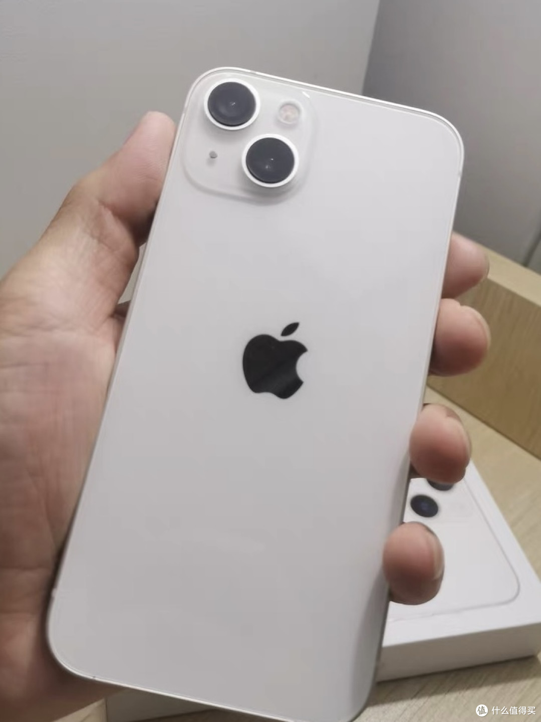 我是颜控直觉得苹果的颜值很高'拿在手上很有质感