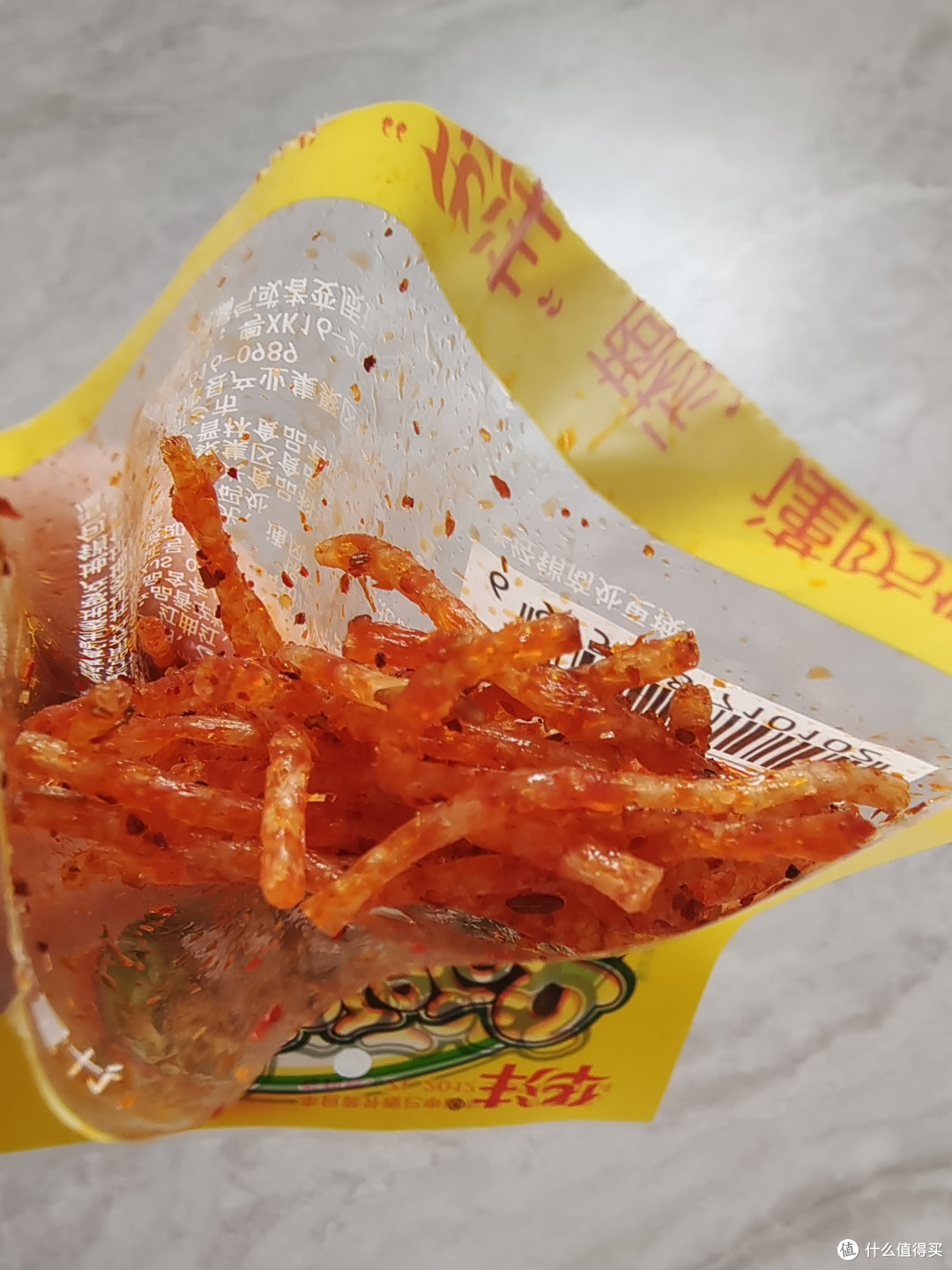 一根一根细丝辣条