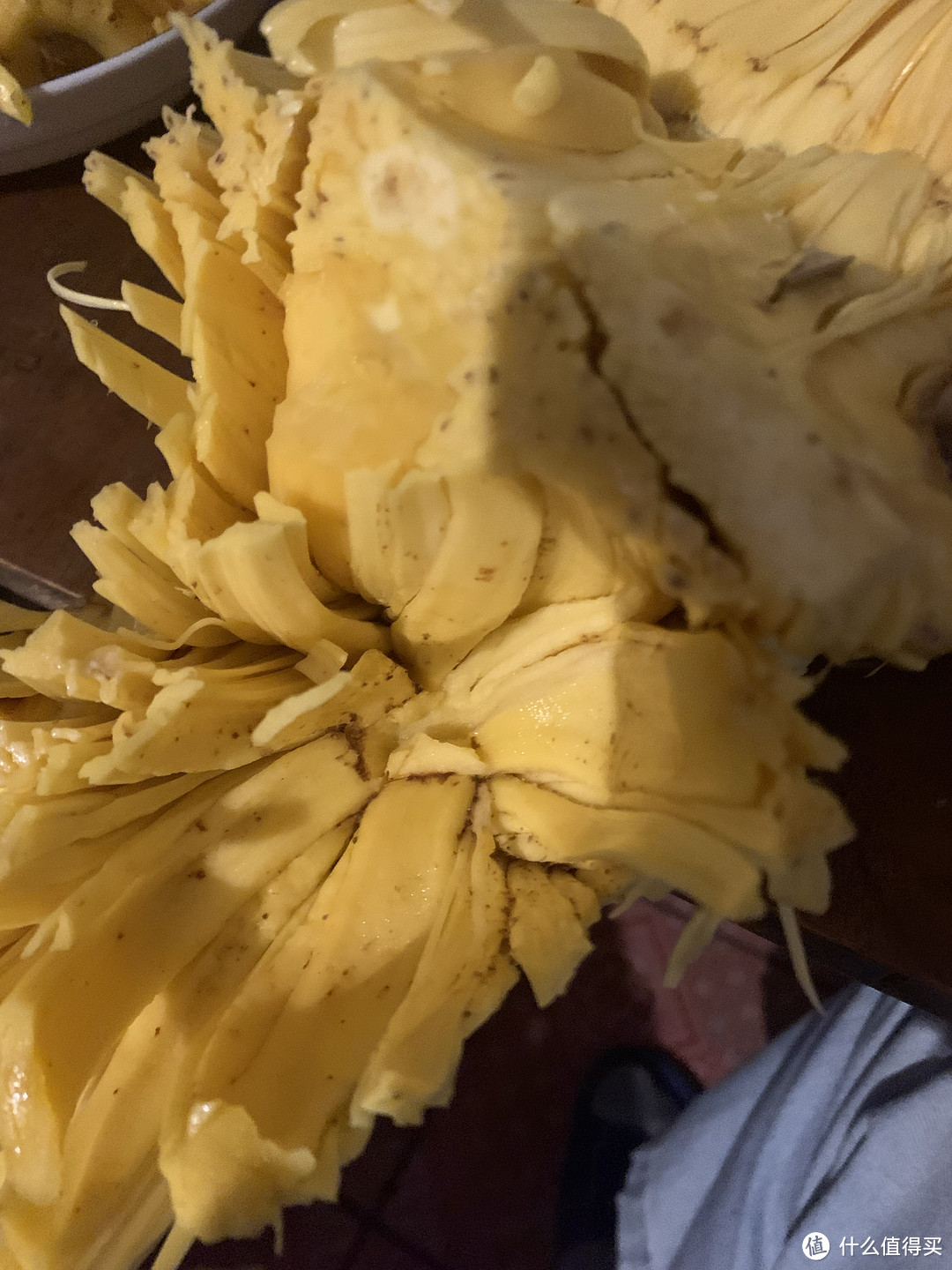 网购的菠萝蜜赶紧打开吧,开的晚了种子变成树了都。