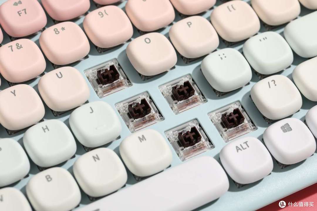 数码厂商卷进键盘领域?绿联fun+键盘上手:玩茶艺的妹妹必备