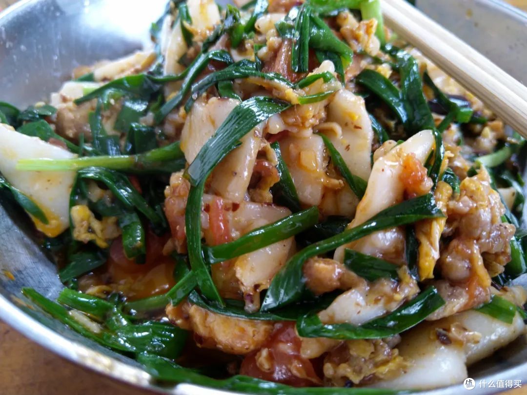 赏银杏泡温泉,这个边陲小镇才是秋冬顶流!