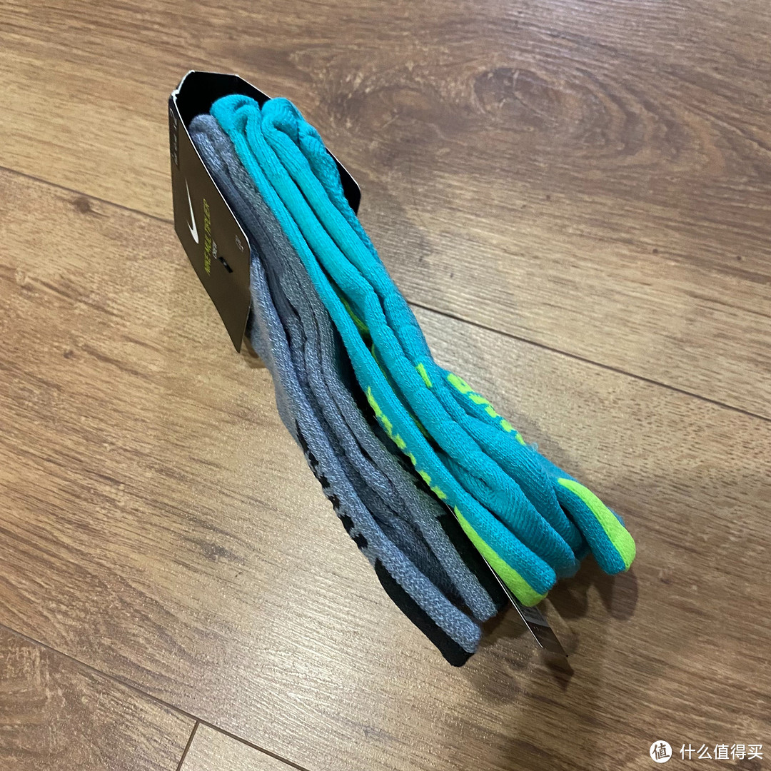 消耗品需常换新，39元两双Nike跑步袜