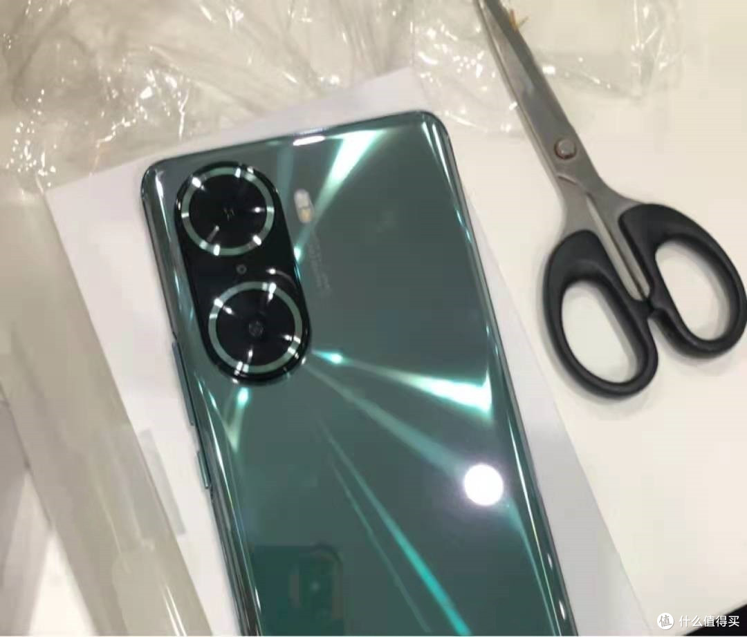 从3699跌至2129,曲面屏+4800mAh+前置5000万,依然无法超越!