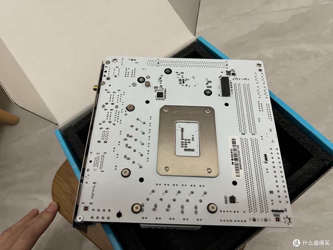 500块的B660还送AX201网卡和双DP,精粤你不怕亏倒闭?