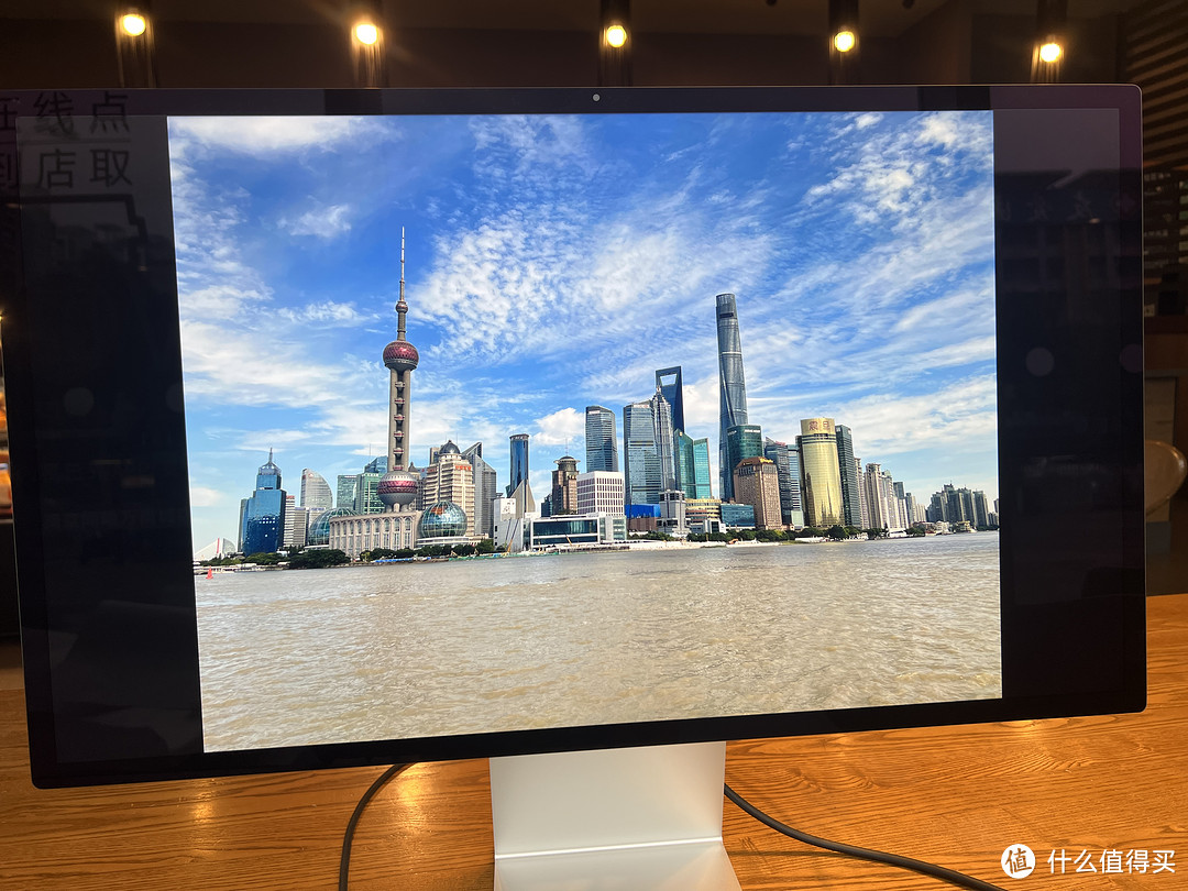 穷人也能买得起Apple显示器，官翻Studio Display开箱简评。