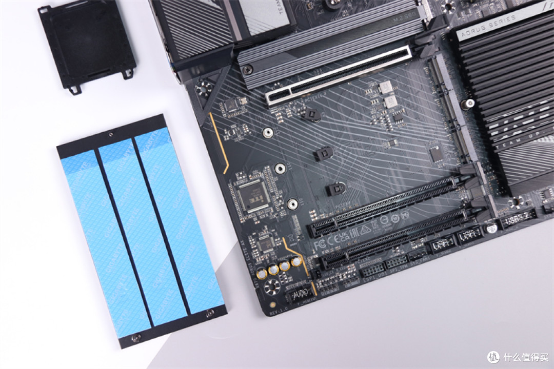 双十一装机作业!AMD 7700X+小雕X670+RTX3070,打造游戏办公全能主机,GO ELITE够给力