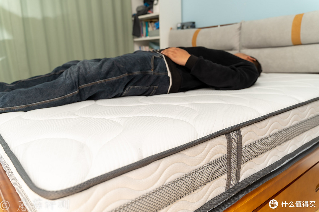 软硬兼具，轻松满足舒适睡眠需求、网易严选AB面独立弹簧床垫旗舰款床垫 体验