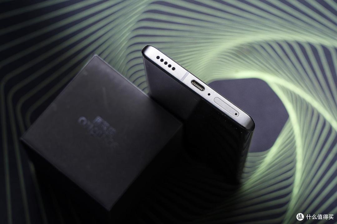 vivo X90开箱体验:性能、系统、影音效果全面升级,手机界的甜品