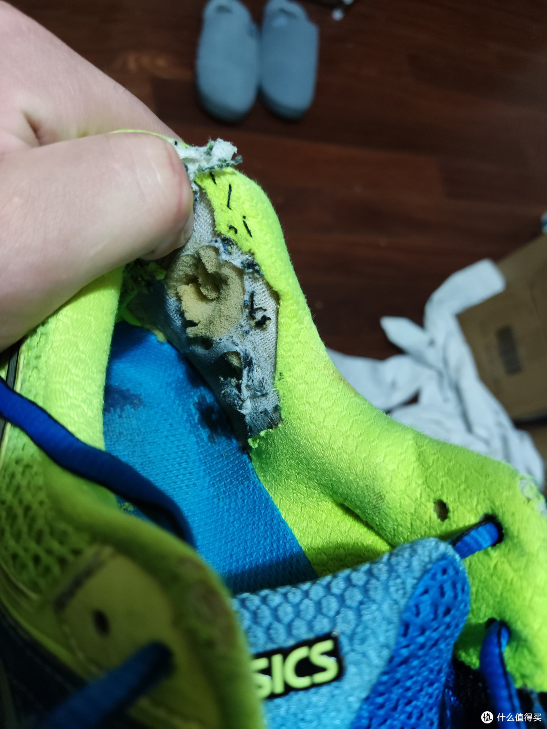 你有没有一双穿了很久很破却舍不得丢的跑鞋