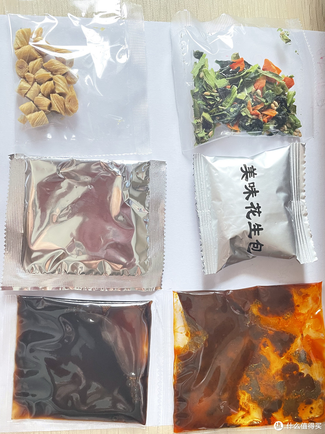 食族人王牌产品酸辣粉，6包奢华配料，味道确实霸道，每桶只需三块多！