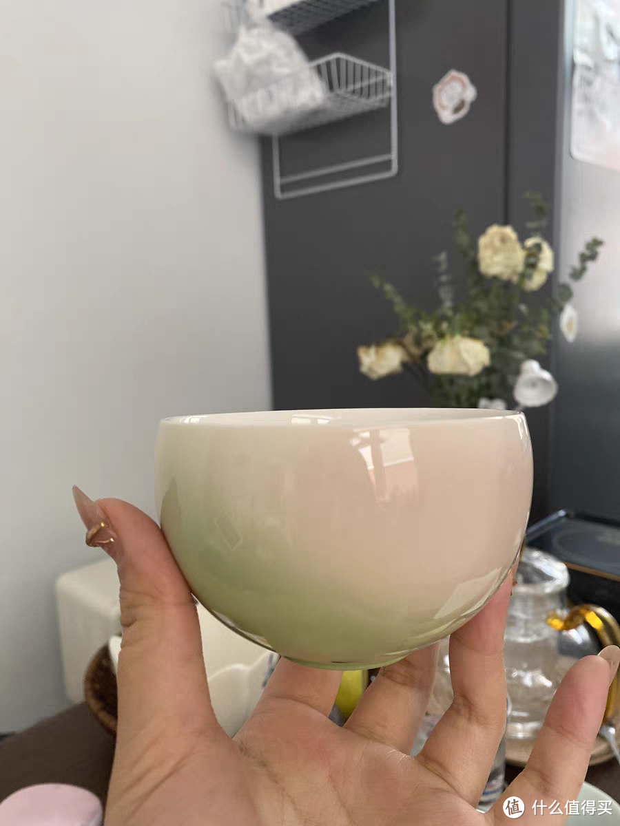 从来没有想过中式汝窑杯子也可以有这样好看的颜色，真的是我的梦中情杯～
